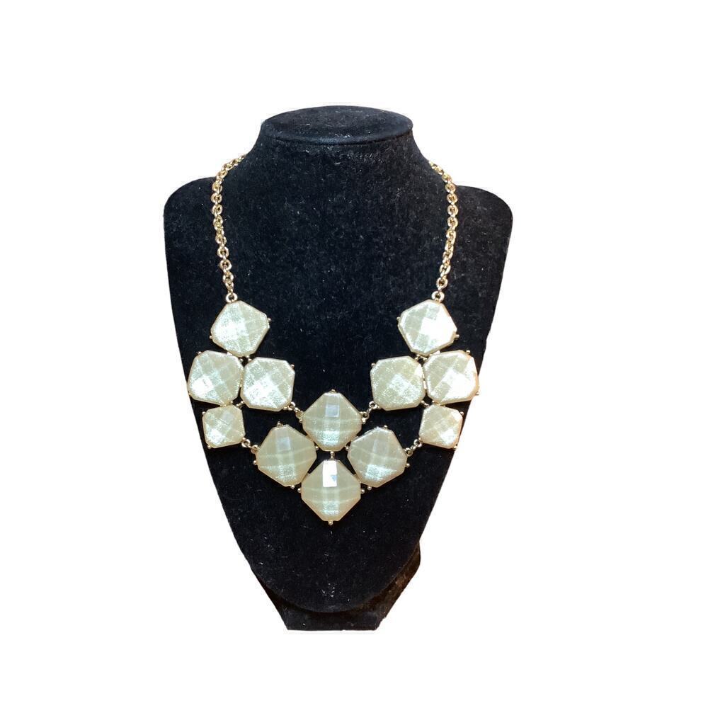 Beautiful NY &Co Bib Statement Necklace